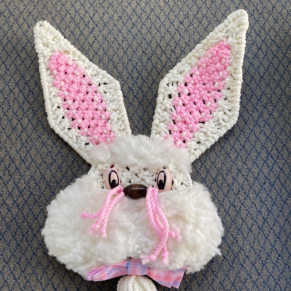 Easter Macrame Wall/Door Decor 70’s Vintage Easter Bunny - Picture 2 of 8